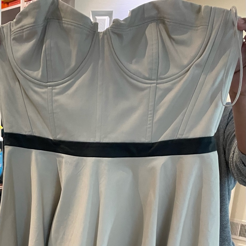 Alice & Olivia. Beige and black strapless Dress